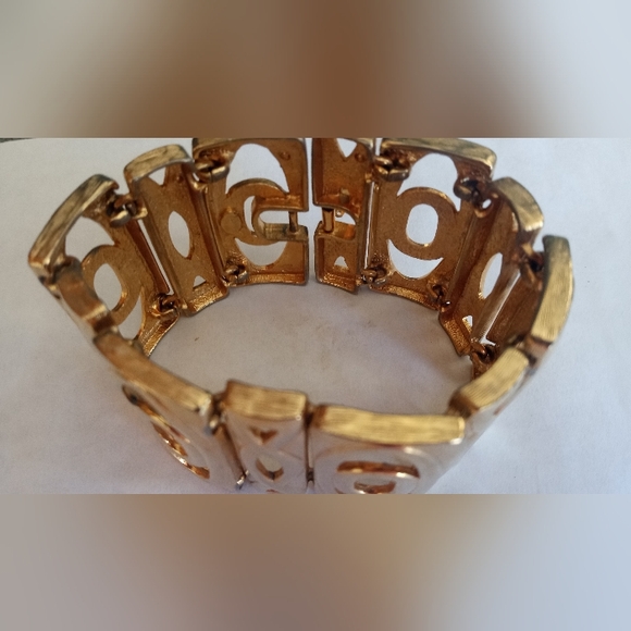 Kenneth Lane Signed Gold Tone VTG Oval Panel Link Heavy Statement Bracelet - Picture 10 of 15